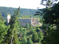 výhled z trasy NS Holubov - stanoviště Stará rožmberská cesta - na hrad Dívčí kámen