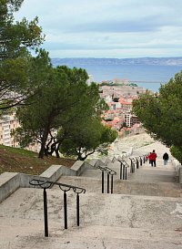 Marseille -  výhled  z Basilique Notre-Dame de la Garde