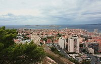 Marseille - pohled na město a Frioulské ostrovy   z  Basilique Notre-Dame de la Garde