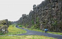 NP  Þingvellir - Almannagjá - trhlina, rozdělující Euroasijskou a Severoamerickou desku