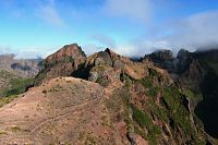 Pico do Arieiro (1818 m.n.m.) - třetí nejvyšší bod ostrova Madeira