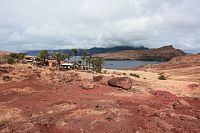 Ponta de São Lourenço - nejvýchodnější bod Madeiry. Pod palmami Casa do Sardinha. Machico - Caniçal, Portugalsko