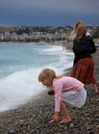 Nice -  Andělská promenáda -  pláž z oblázků