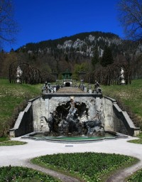 Linderhof - park   - umělé vodopády
