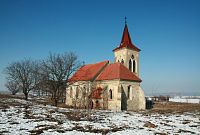 Kostel svatého Linharta v zaniklé vsi Mušov  na ostrově uprostřed Věstonické nádrže