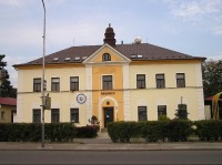 Radvanice: Radvanice - radnice městského obvodu Radvanice a Bartovice