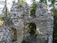 zdi staré hradní věže na Sklabině