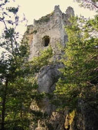 hrad Hričov - predný palác 2