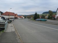 Ratiboř: Ratiboř pohled směr hošťálková - Ratiboř, vlevo se odbočuje na silnici do Kateřinic, v pravo autobusové zastávky