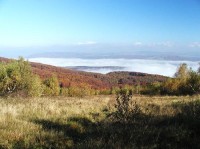 Baňa  -výhľad na sever: Dole v hmle Svidník, v pozadi na obzore Dukla