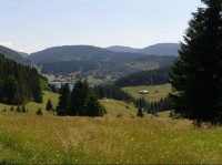 Dedinky: pohľad z cesty Stratená - Dobšiná, v pozadí Geravy a Slovenský raj