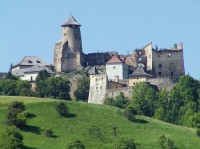 Hrad Stará Ľubovňa: Celkový pohľad na hrad od mesta