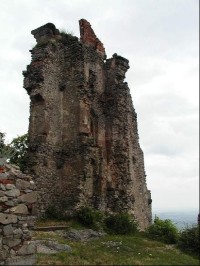 Slanec, hrad: Posledné zvyšky paláca 