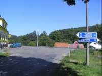 Mladecko: Pohled na čásr obce, hlavní cesta Opava - Olomouc