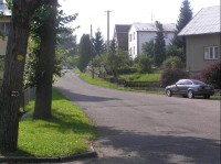 Cesta: Pohled od rozcestníku na cestu směrem na Štramberk