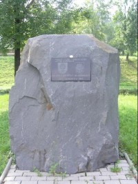 Památník: Památný kámen obcí Šenov a Kunín