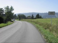 Vítovka: Vjezd do obce, směrem od Heřmanic