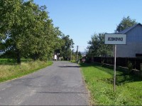 Jezdkovice: Vjezd do obce ze směru od Hlavnic