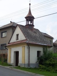 Kaple: Místní kaplička v Čavisově