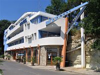 V Carevu se můžete ubytovat také v hotelu-korábu Ribarska srešta přímo v carevském přístavu