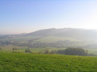 Pohled z kopce Vrchy, vlevo Rychaltice, vpravo Dolní Sklenov