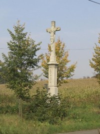 kříž před obcí