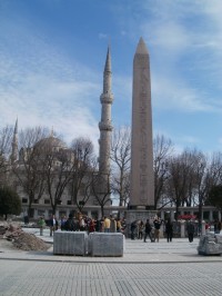 Istanbul, Hipodrom, Egyptský obelisk