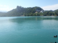Jezero s hradem