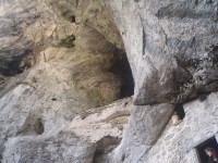 Jeskyně u Predjamského hradu