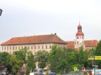 Zámek: Pohled na zámek z náměstí
