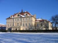 Zámek: Pohled na zámek ze zámeckého parku