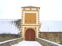 Zámek Košátky: Brána do areálu zámku