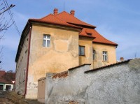 Zadní trakt zámku: Zámek Březina
