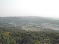Pohled z hradu pajštú na vesnici Borinks