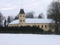 Zámecká budova s věží: Jeřice u Hořic