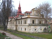 Pohled na zámek od jihovýchodu: Zámek Úholičky