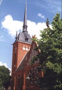 Kostel ve stylu pomořanské cihlové gotiky