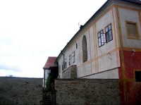 Zlatá Koruna: budova kláštera