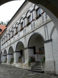 Blansko  -  nádvoří zámku