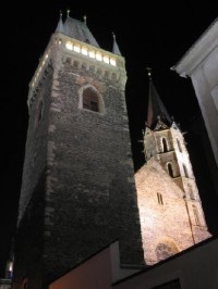zvonice: zvonice chrámu z přelomu 15. a 16. století, dnes její ochoz zpřístupněn veřejnosti