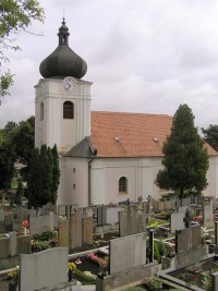 Hovorany - kostel se hřbitovem