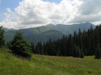 pohled z Bobroveckého sedla na jihovýchod (vpředu Trzydniowianski  Wierch, za ním Bystrá dále vpravo Končistá, Jakubina a Hrubý vrch)