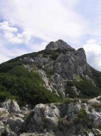 skalnatý hřeben k vrcholu Sivého vrchu