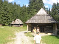 Múzeum oravskej dedidy - pastýřské "koliby"