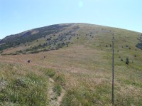 Stoh - pohled k vrcholu z výstupové trasy za sedla Medziholie (srpen 2011)