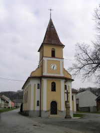 Krčmaň - kostel (duben 2011)