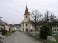 Krčmaň - kostel (duben 2011)