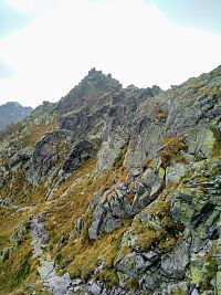 Mała Buczynowa Turnia - pohled na trasu od vrcholu k jihozápadu (září 2018)