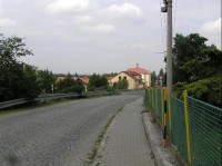 ulice Světlovská, dole křižovatka s ul. Staroveskou