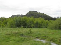 Szczeliniec Maly (Malá Hejšovina): pohled z luk západně od Karlowa